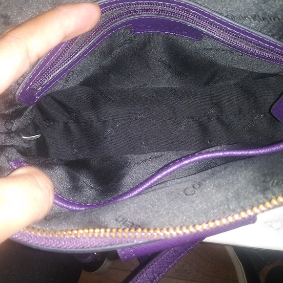 Calvin Klein purple crossbody - Picture 4 of 8